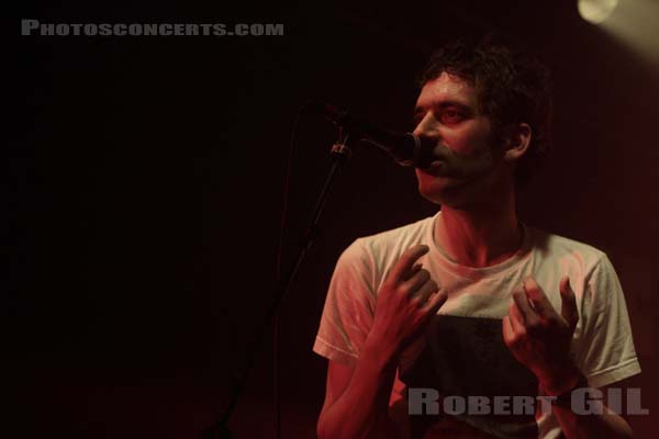 SUUNS - 2012-12-03 - PARIS - Point Ephemere - 